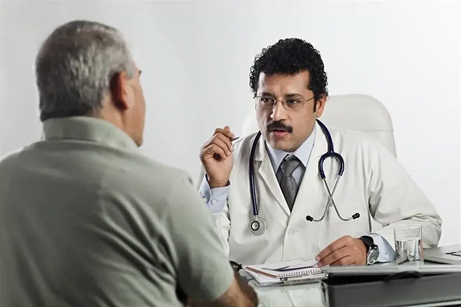 doctor-with-patient-1